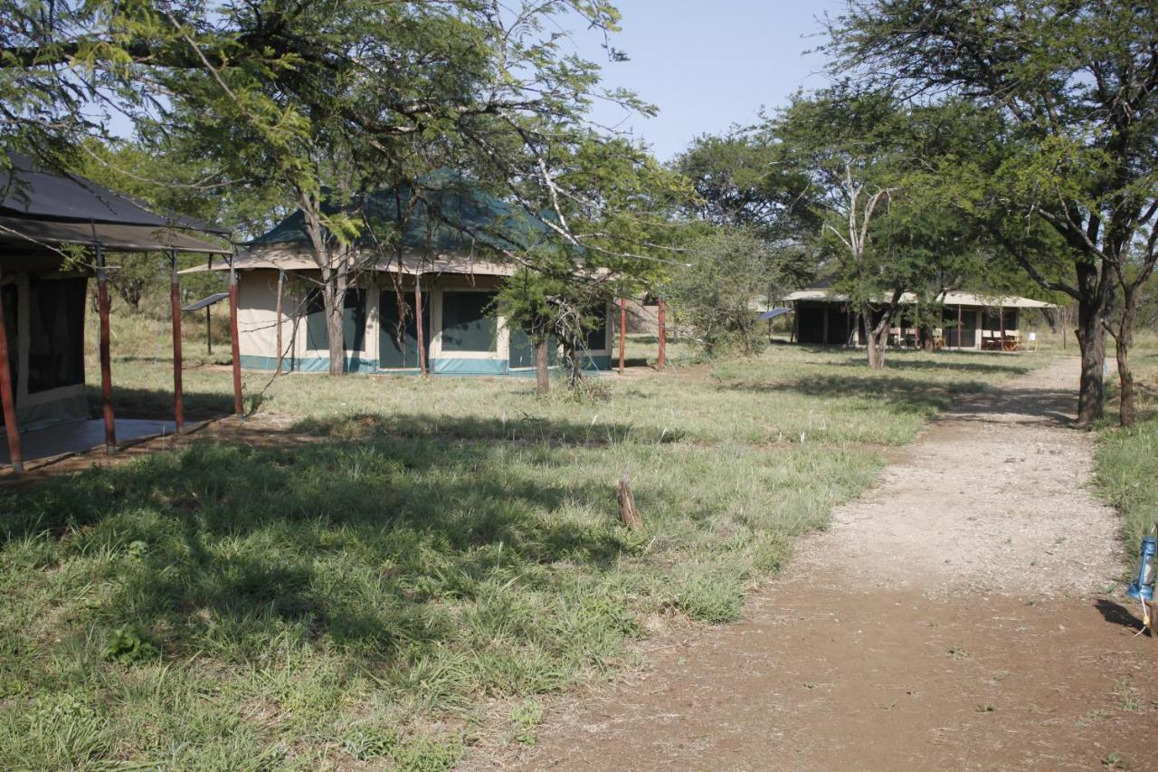 Osero Serengeti Luxury Tented Camp Banagi エクステリア 写真