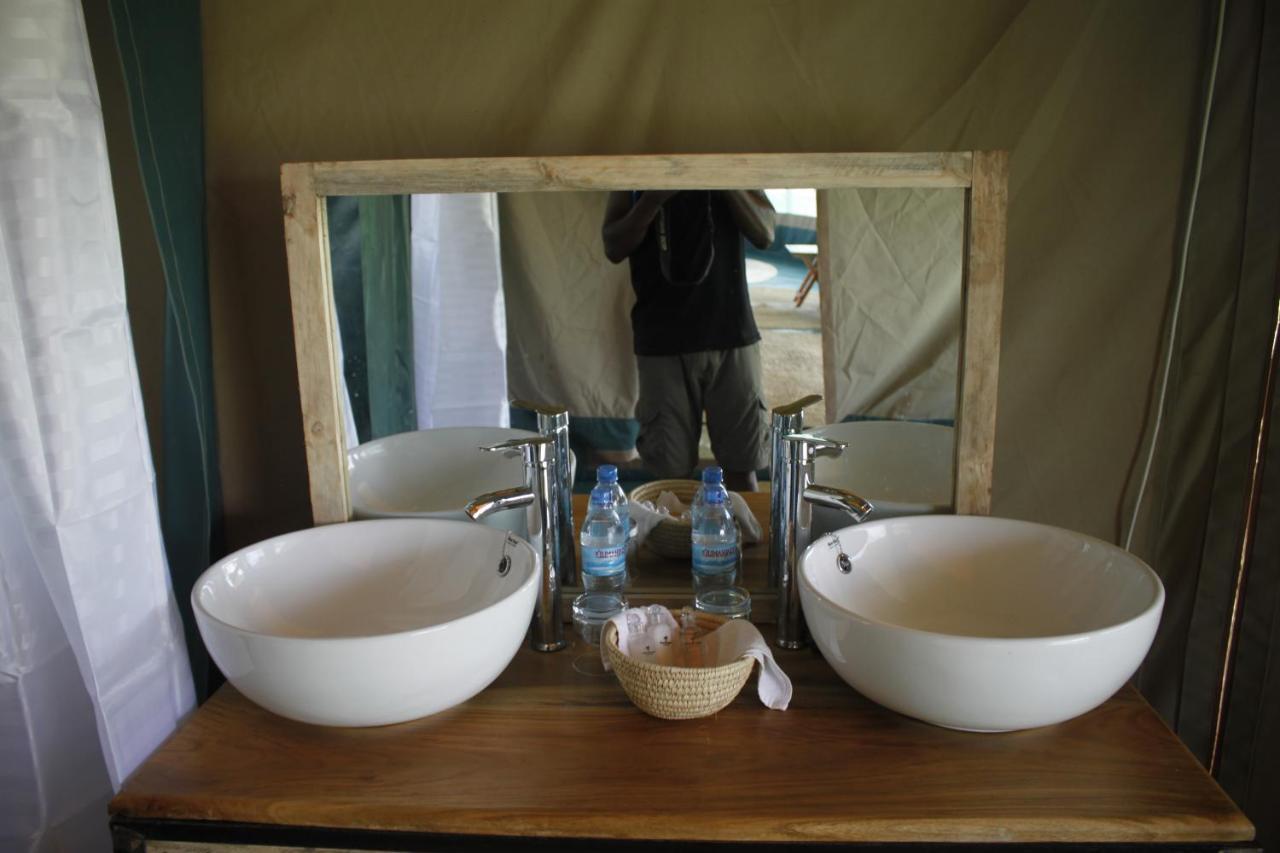 Osero Serengeti Luxury Tented Camp Banagi エクステリア 写真